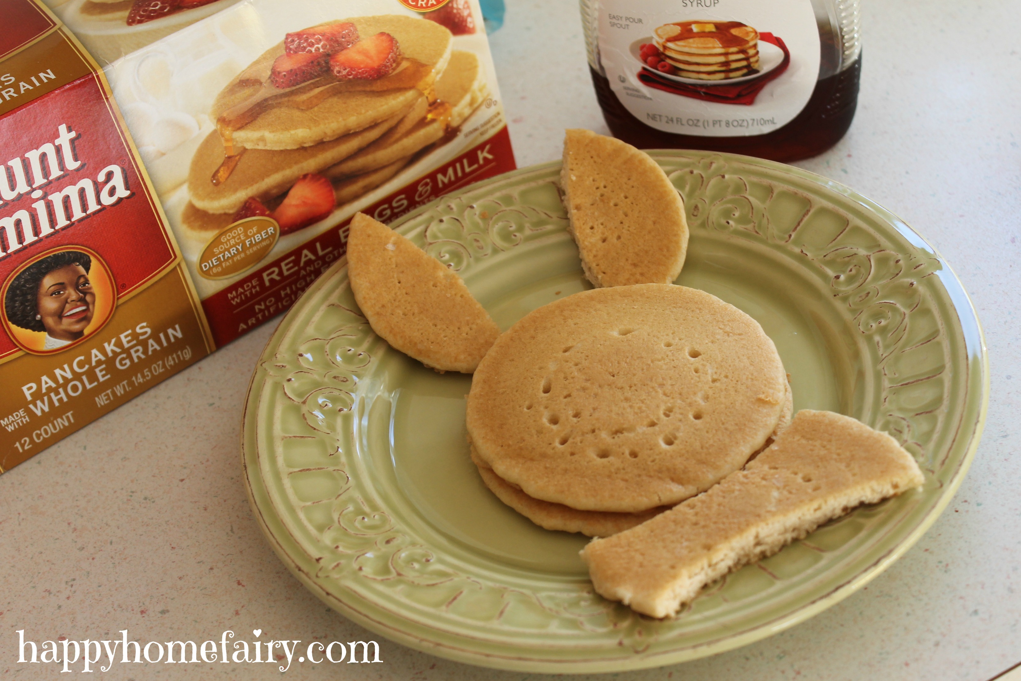Shaping Bunny Pancakes
