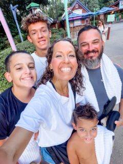 Summer no’s >>

🔕Wake up alarms
🚫Stress
🔥Hair tools

Summer yes-es! >>

☀️Tanned skin
💜Time with family
🚮Purge the house

…and then drive around with donations in my car until next summer! 😆

Summer, please don’t ever end! 🫶🏻